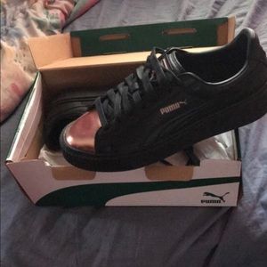 BRAND NEW PUMAS! FRESH OUT OF BOX